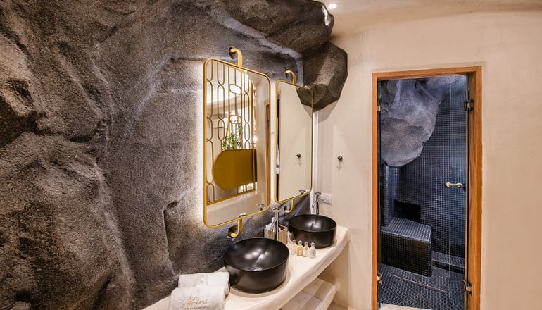 5* Athina Luxury Suites - Φηρά, Σαντορίνη